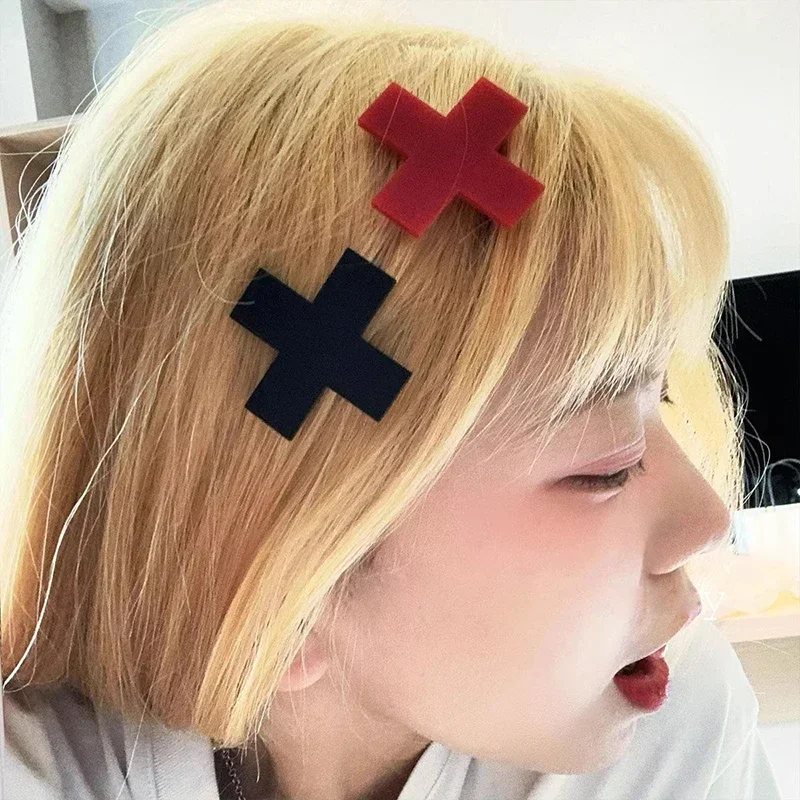女の子のための赤いクロスヘアクリップ、ゴシック、パンク、ヒッ - Bobby Pin Bulk のレビューと価格
